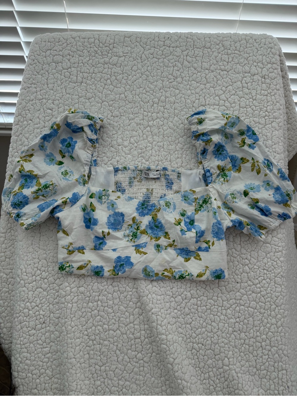 Zara White Crop Top with Blue Floral Print and Puff Sleeves